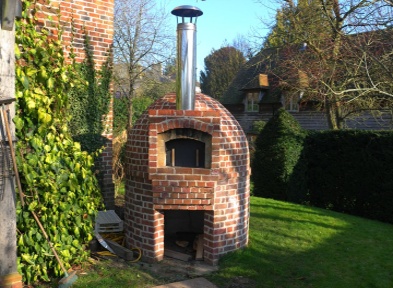 Pizza Oven made from tapered York Handmade bricks in Wilts. for further details, please contact ClayClay